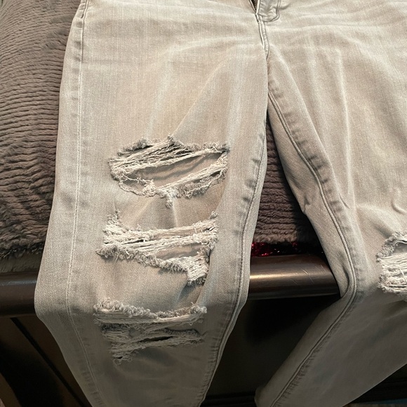 American Eagle Skinny Jeans - Picture 2 of 5